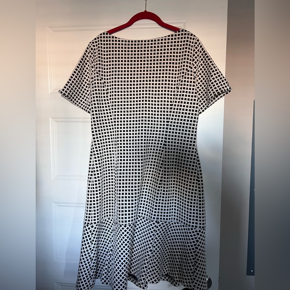 Black and White Nine West dress
